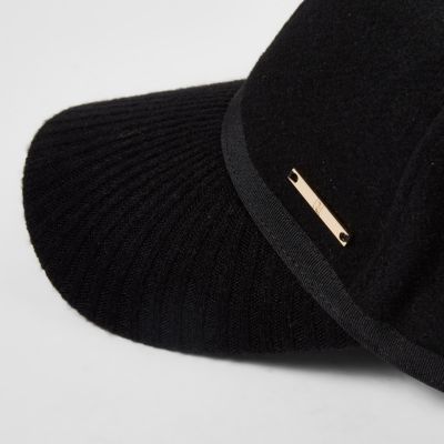 Black knit peak cap